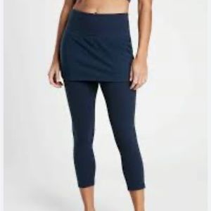 NWT blue Athleta Elation 2 in 1 Capri